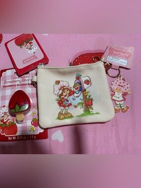 Strawberry Shortcake Cream Mini Coin Purse with Keyring
